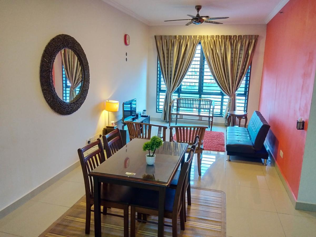 Warih Homestay Seri Kembangan Exterior foto